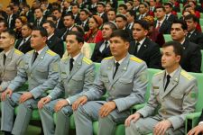 Bagtyýar türkmen ýaşlaryna döwlet sylaglary gowşuryldy