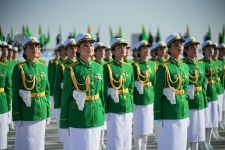 Garaşsyzlygyň gadyrly harby dessury