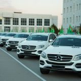 Hormatly Prezidentimiziň adyndan harby we hukuk goraýjy edaralara döwrebap awtoulaglar sowgat berildi