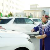 Hormatly Prezidentimiziň adyndan harby we hukuk goraýjy edaralara döwrebap awtoulaglar sowgat berildi