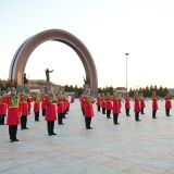 Merdana pederleriň ruhuna tagzym