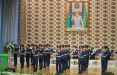 Mertler Watany beýgeldýär