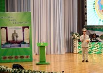 Mertler Watany beýgeldýär