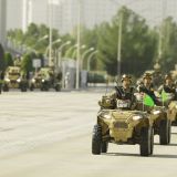 Türkmenistanyň mukaddes Garaşsyzlygynyň şanly 29 ýyllygy mynasybetli dabaraly harby ýöriş geçirildi