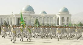 Türkmenistanyň mukaddes Garaşsyzlygynyň şanly 29 ýyllygy mynasybetli dabaraly harby ýöriş geçirildi