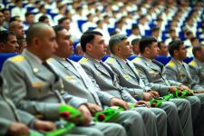 Türkmenistanyň Ýaragly Güýçleriniň serkerdelerine nobatdaky harby atlary dakyldy