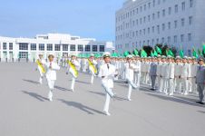 Uçurymlar,  ýollaryňyz ak bolsun!