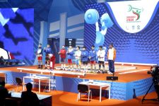 Ýaryşlar badalga aldy