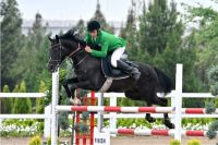 Aşgabatda bedewleriň päsgelçiliklerden böküp geçmek boýunça bäsleşigi geçirildi