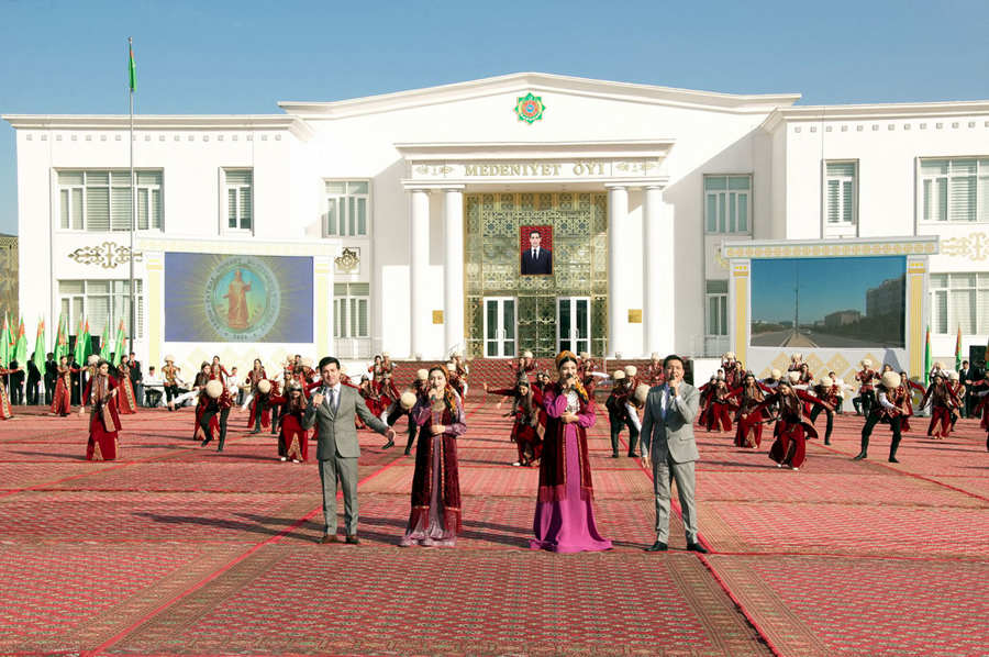 Ak bugdaý etrabyna hormatly Prezidentimiziň baýragy gowşuryldy