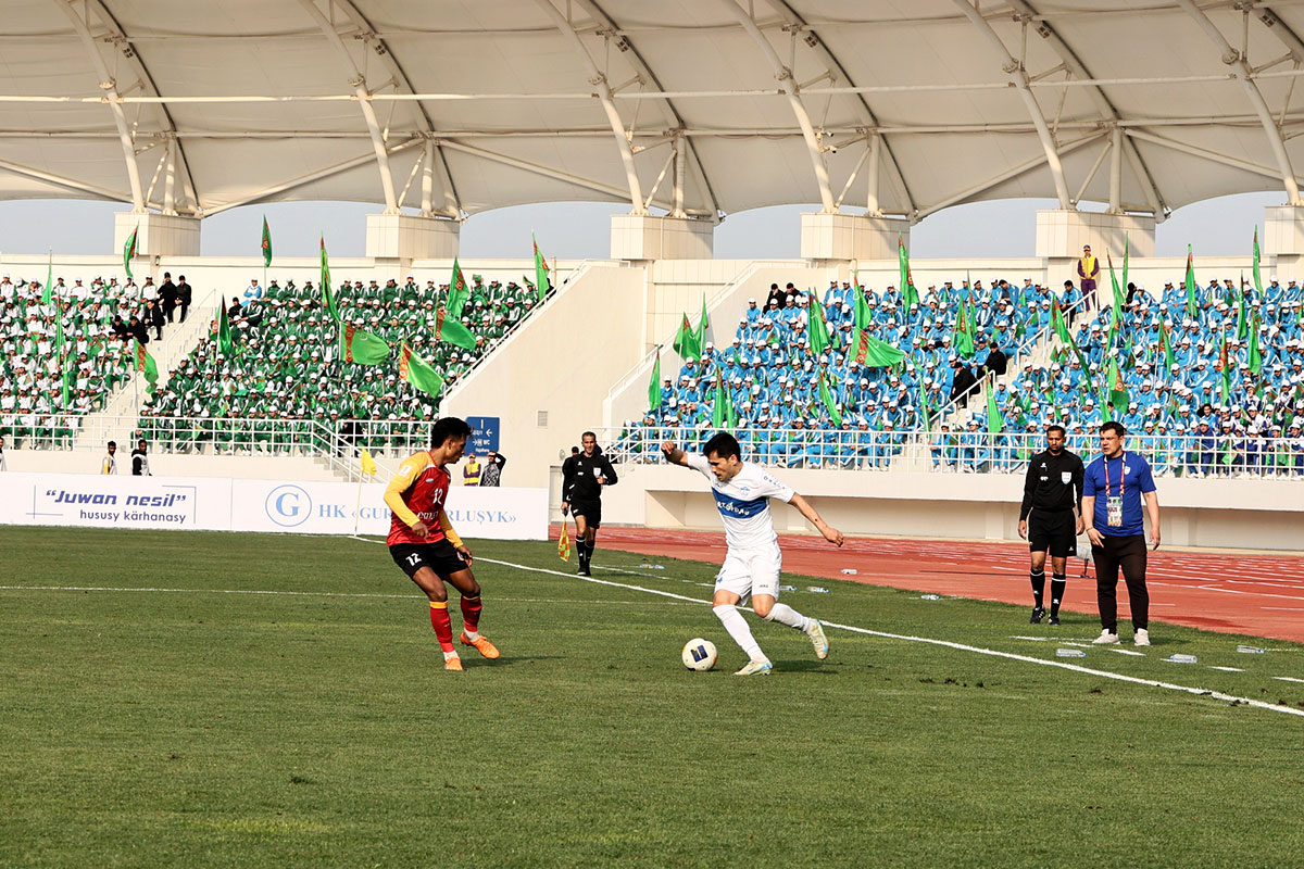 «Arkadag» topary abraýly ýaryşyň ýarymfinalynda