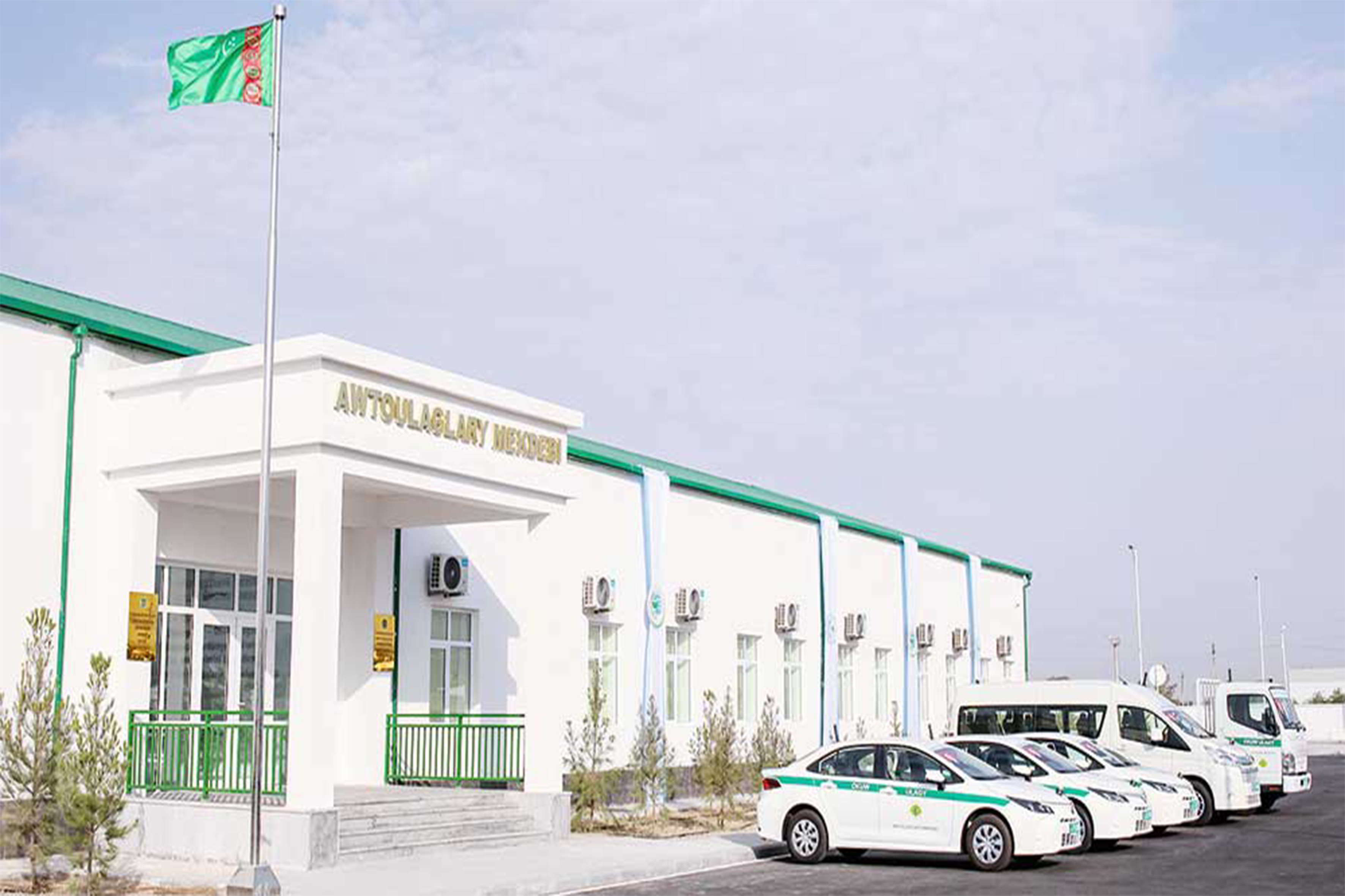 Awtomobil mekdepleriniň birleşiginiň şahamçalarynyň täze desgalary açyldy