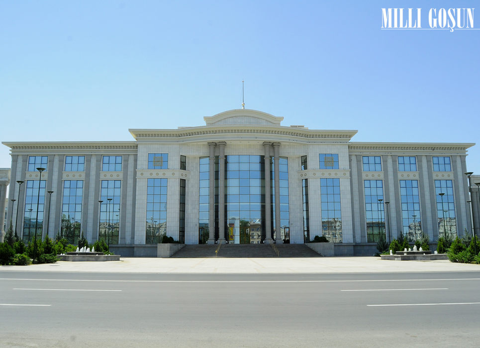 Dalaşgärler harby ýokary okuw mekdeplerine resminamalary tabşyrýarlar