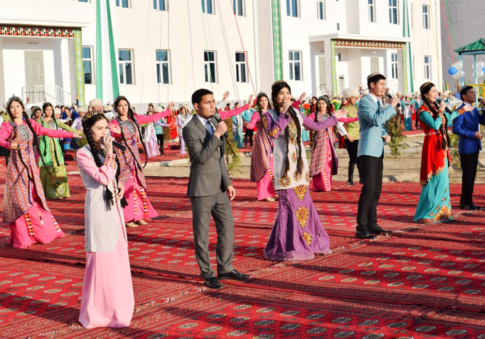 Daşoguz şäherinde dört gatly ýaşaýyş jaýlarynyň birbada üçüsi ulanmaga berildi