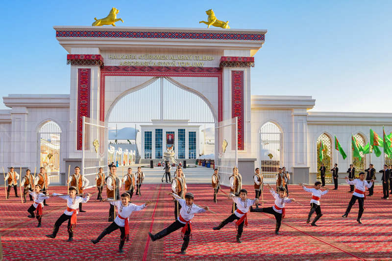 Diýarymyzda Türkmen alabaýynyň baýramy giňden bellenildi