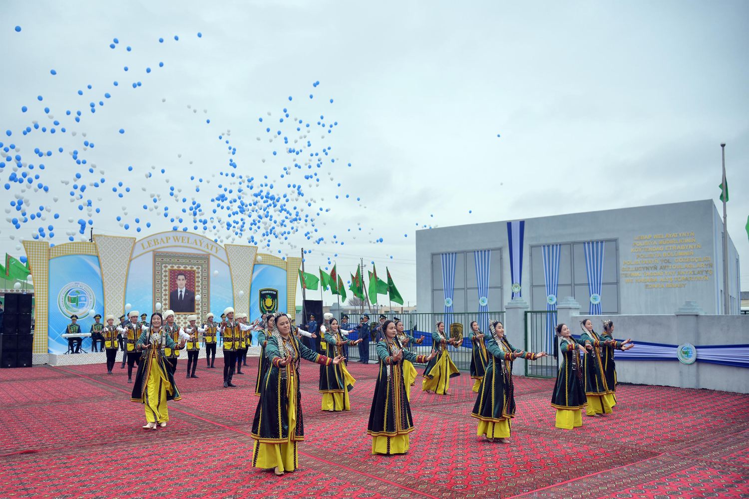 Döwrebap şertler: awtoulaglaryň gurat bolmagy ugrunda