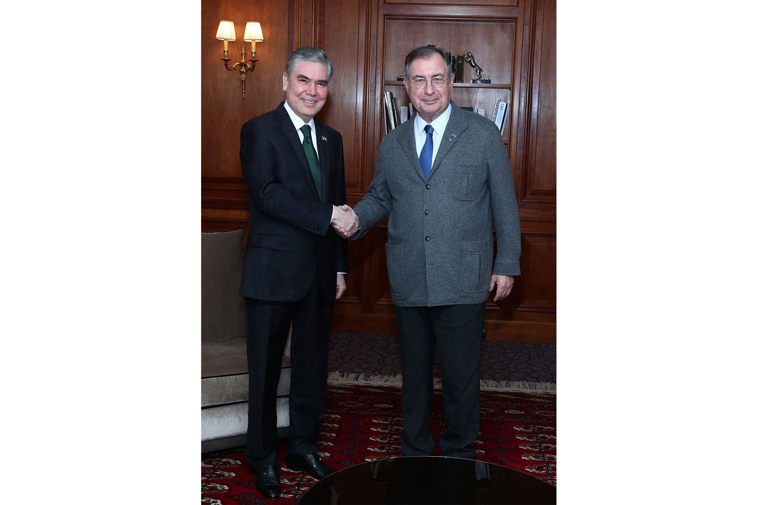 Gahryman Arkadagymyz Marten Buig bilen duşuşdy