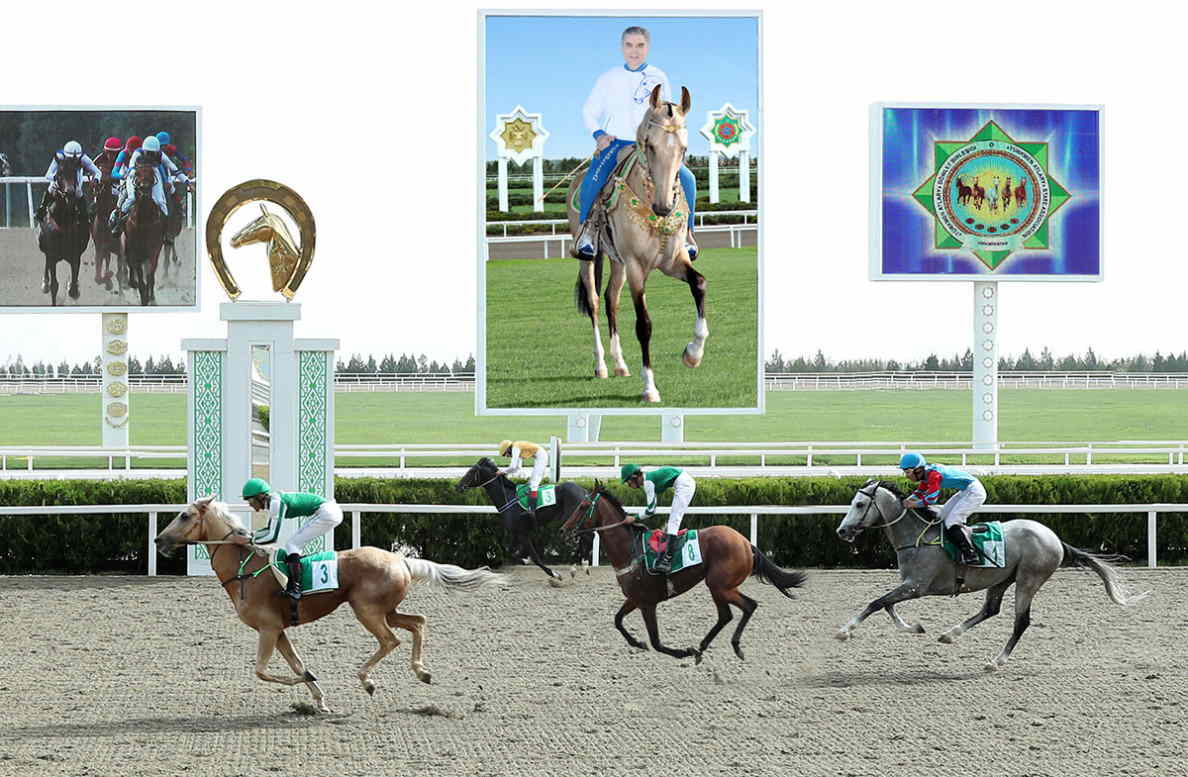 Halkara ahalteke atçylyk sport toplumynda baýramçylyk dabaralary