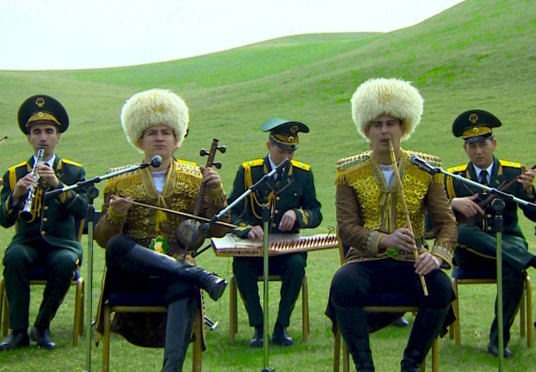 Halkara Nowruz gününi aýdym-saz bilen garşylaýarys
