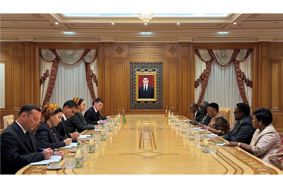 Halklaryň bähbidine möhüm duşuşyk