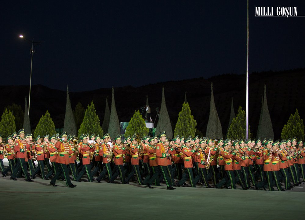 Harby orkestriň ýerine ýetirmeginde geçmişiň mukamlary