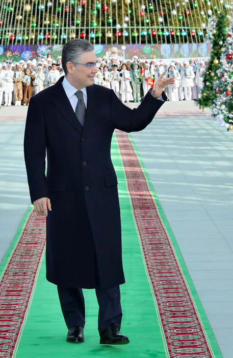 Hormatly Prezidentimiz Gurbanguly Berdimuhamedow Baş arçanyň ýanynda Täze ýyl dabaralaryna gatnaşdy