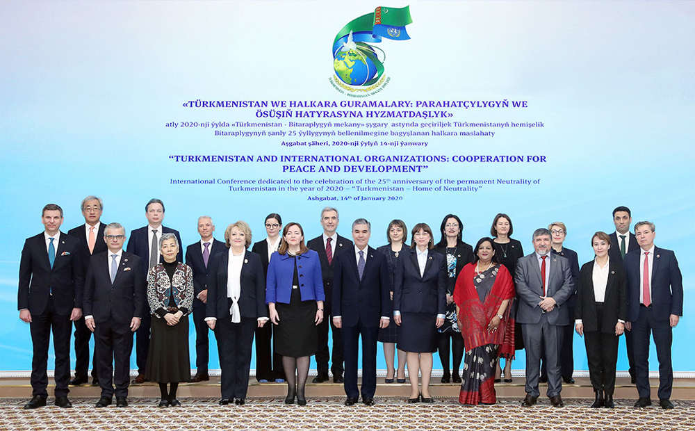 Hormatly Prezidentimiz Gurbanguly Berdimuhamedow halkara maslahatyna gatnaşdy