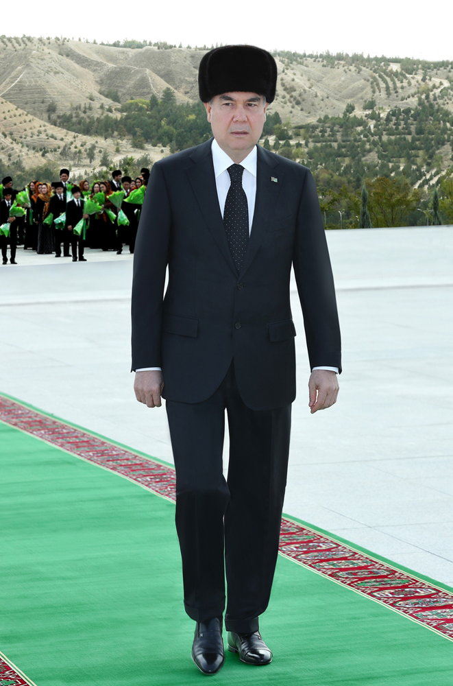 Hormatly Prezidentimiz Gurbanguly Berdimuhamedow Hatyra güni mynasybetli çärelere gatnaşdy