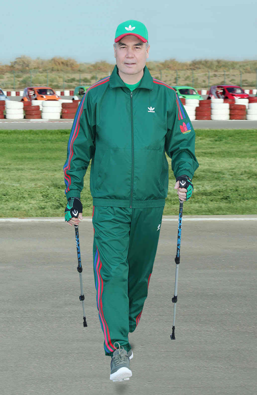 Hormatly Prezidentimiz Gurbanguly Berdimuhamedow Sport-ulag merkezine bardy