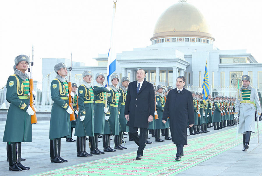 Hormatly Prezidentimiz Gurbanguly Berdimuhamedowyň we Prezident Ylham Aliýewiň arasynda gepleşikler geçirildi
