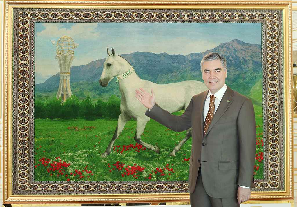 Hormatly Prezidentimiz Türkmen bedewiniň milli baýramynyň hormatyna geçirilen dabaralara gatnaşdy