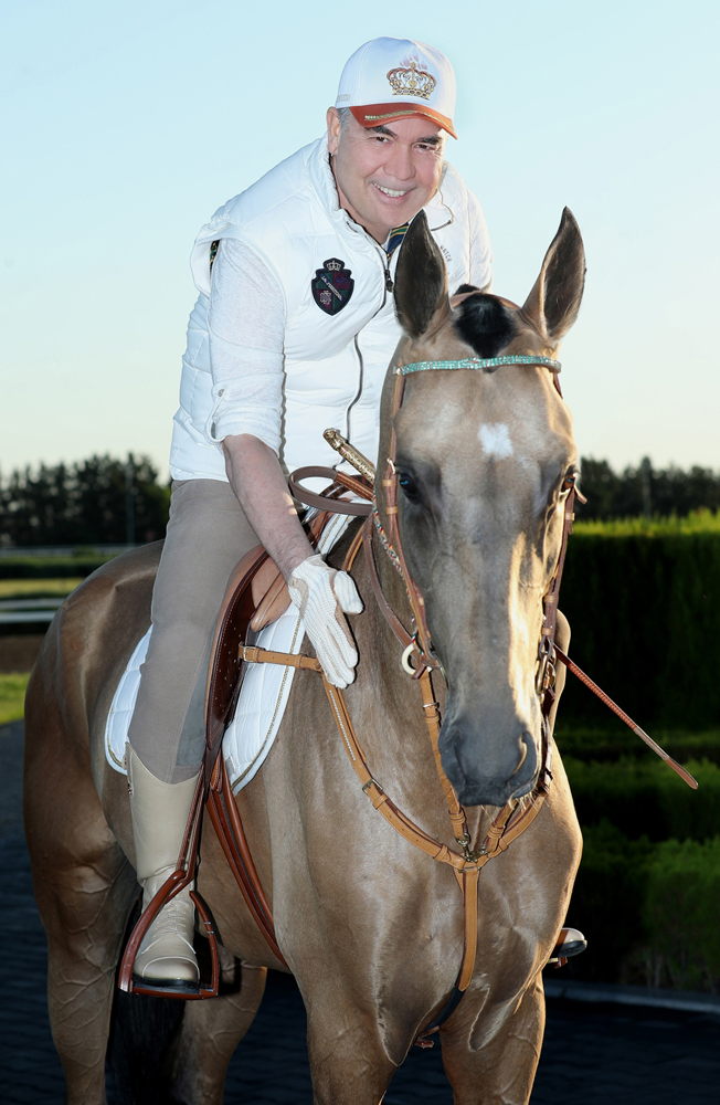 Milli Liderimiz Türkmenistanyň Prezidentiniň Ahalteke atçylyk toplumyna bardy