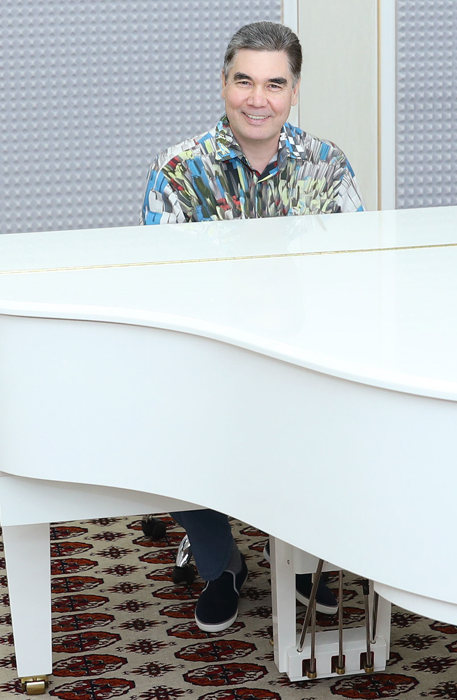 Milli Liderimiziň agtygy Kerim täze saz eserini döretdi