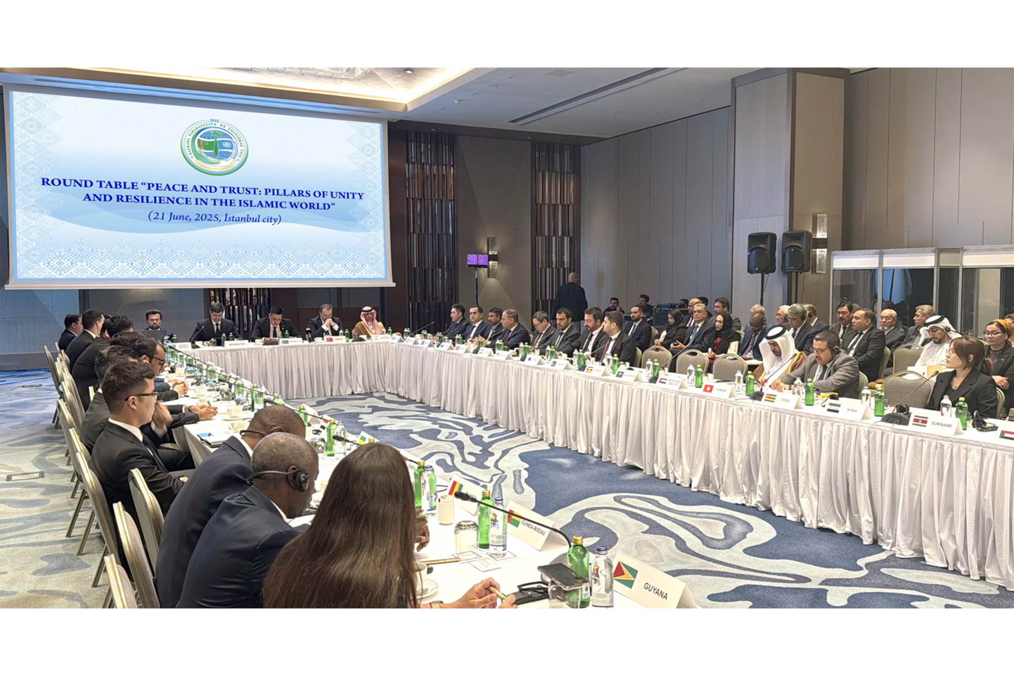 «Parahatçylyk we ynanyşmak: yslam dünýäsinde agzybirligiň we durnuklylygyň esaslary» atly “tegelek stol” maslahaty geçirildi