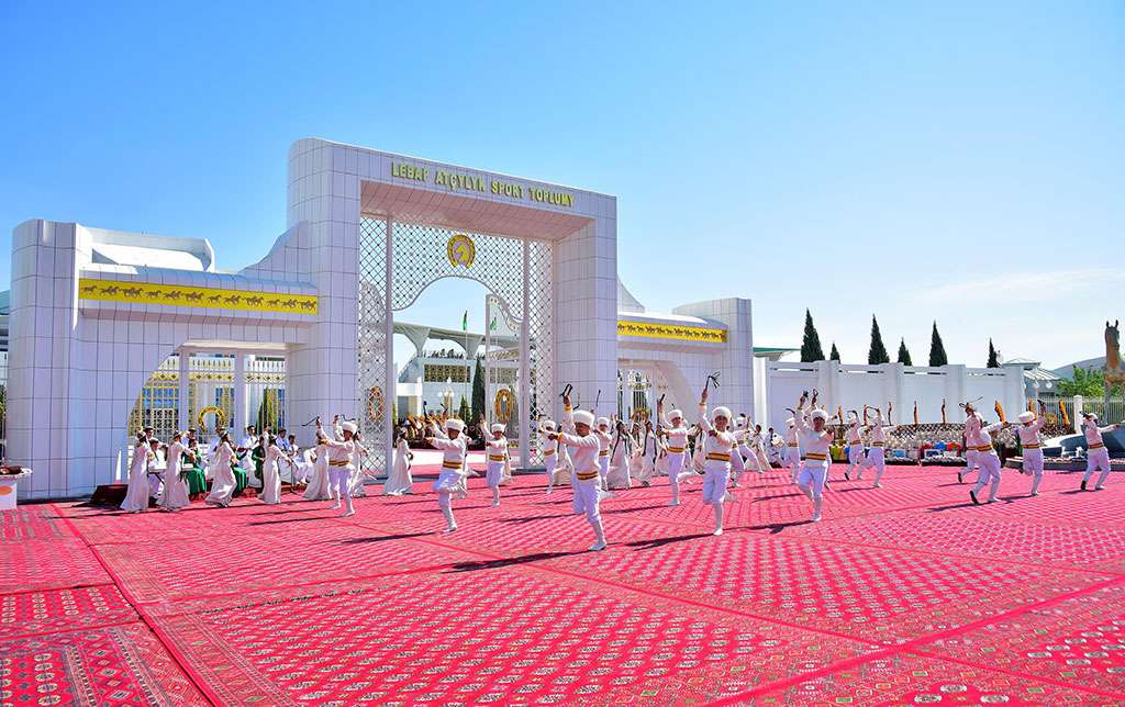Paýtagtymyzda hem-de welaýatlarda köpçülikleýin medeni-sport çäreleri geçirildi