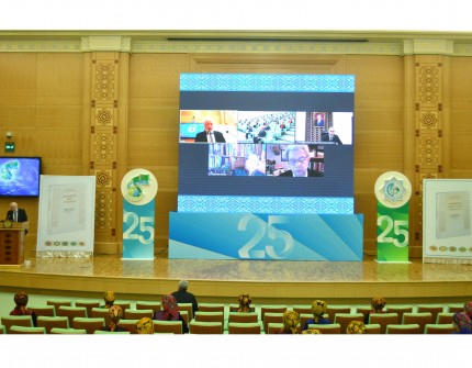 Rus dilinde neşir edilen «Türkmeniň döwletlilik ýörelgesi» atly kitabyň tanyşdyryş dabarasy