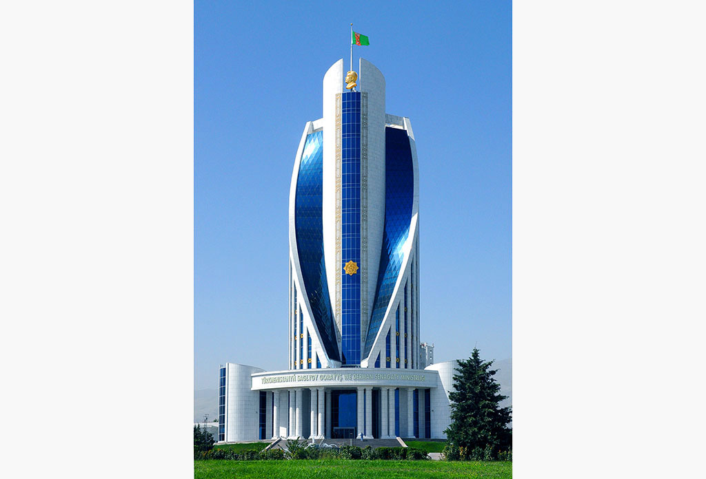 Sagdyn jemgyýet — gülleýän ýurt