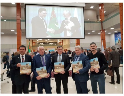 Sankt-Peterburgda Türkmenistanyň Prezidentiniň «Türkmen alabaýy» kitabynyň tanyşdyrylyş dabarasy geçirildi