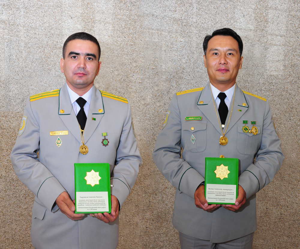 Şanly baýramda – Şa serpaýy