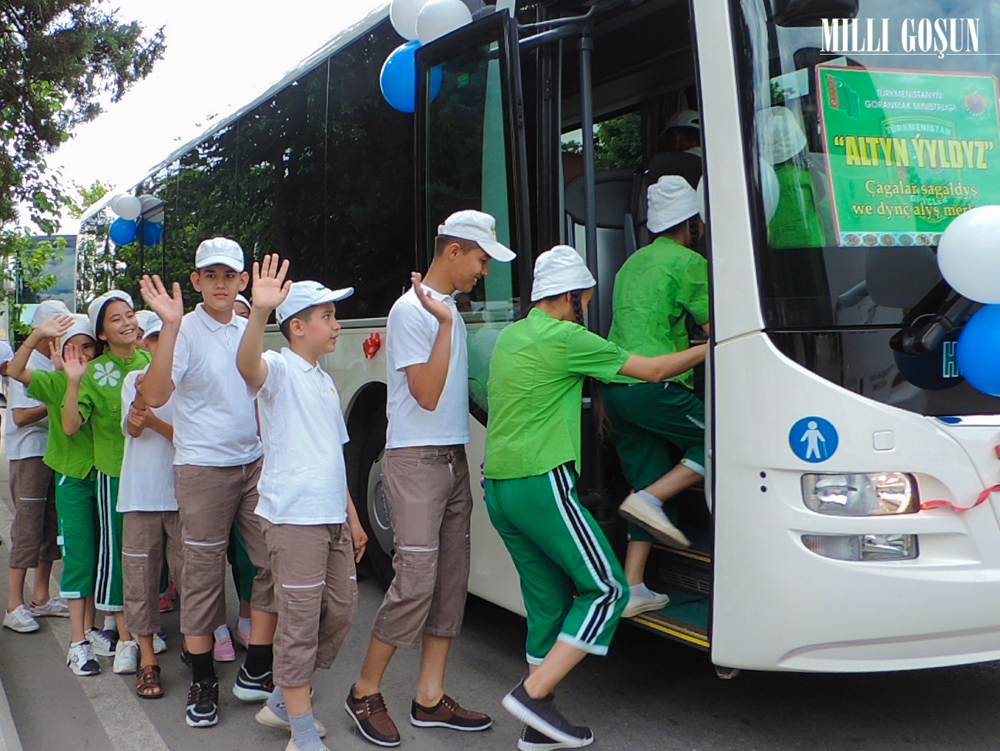 Şatlykly günleriň owazy «Altyn ýyldyzda» has belent ýaňlanýar