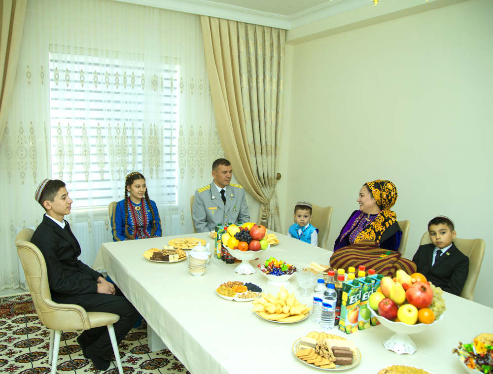 Täze jaýlar – harby gullukçylarymyza toý sowgady