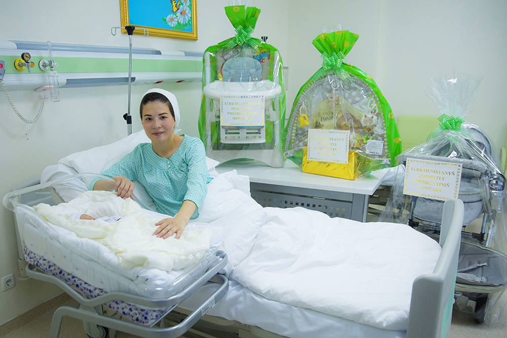 Täze ýylda dünýä inen ilkinji bäbejige Mekan diýlip at goýuldy