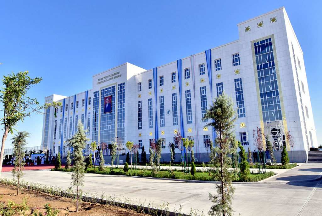 Türkmen paýtagtynda we Mary welaýatynda täze mekdepleriň açylyş dabaralary boldy