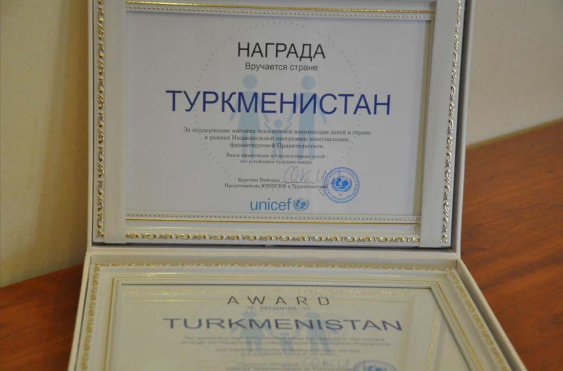 Türkmenistan immunizasiýa ulgamynda ýeten ýokary görkezijiler üçin ÝUNISEF-iň şahadatnamasyna mynasyp boldy