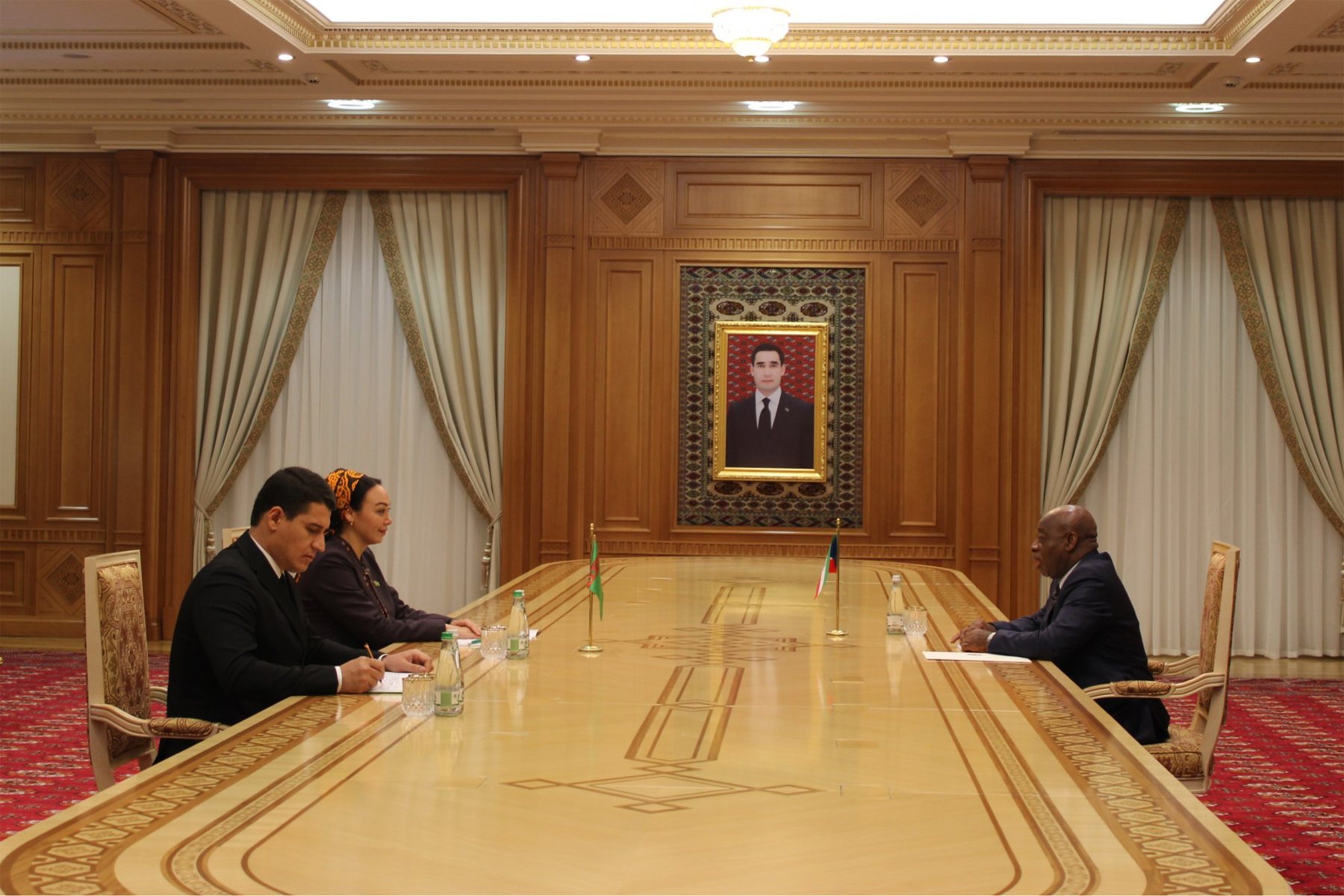 Türkmenistanda Ekwatorial Gwineýa Respublikasynyň Adatdan daşary we Doly ygtyýarly ilçisi işe başlady