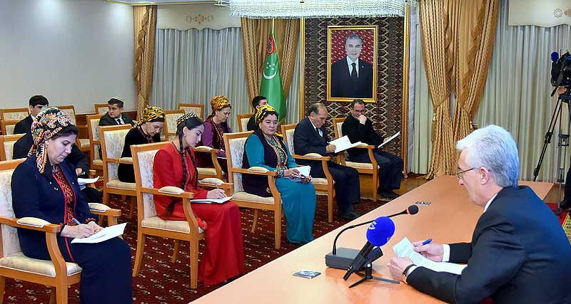 Türkmenistanda Saýlawlary we sala salşyklary geçirmek boýunça merkezi toparyň mejlisi