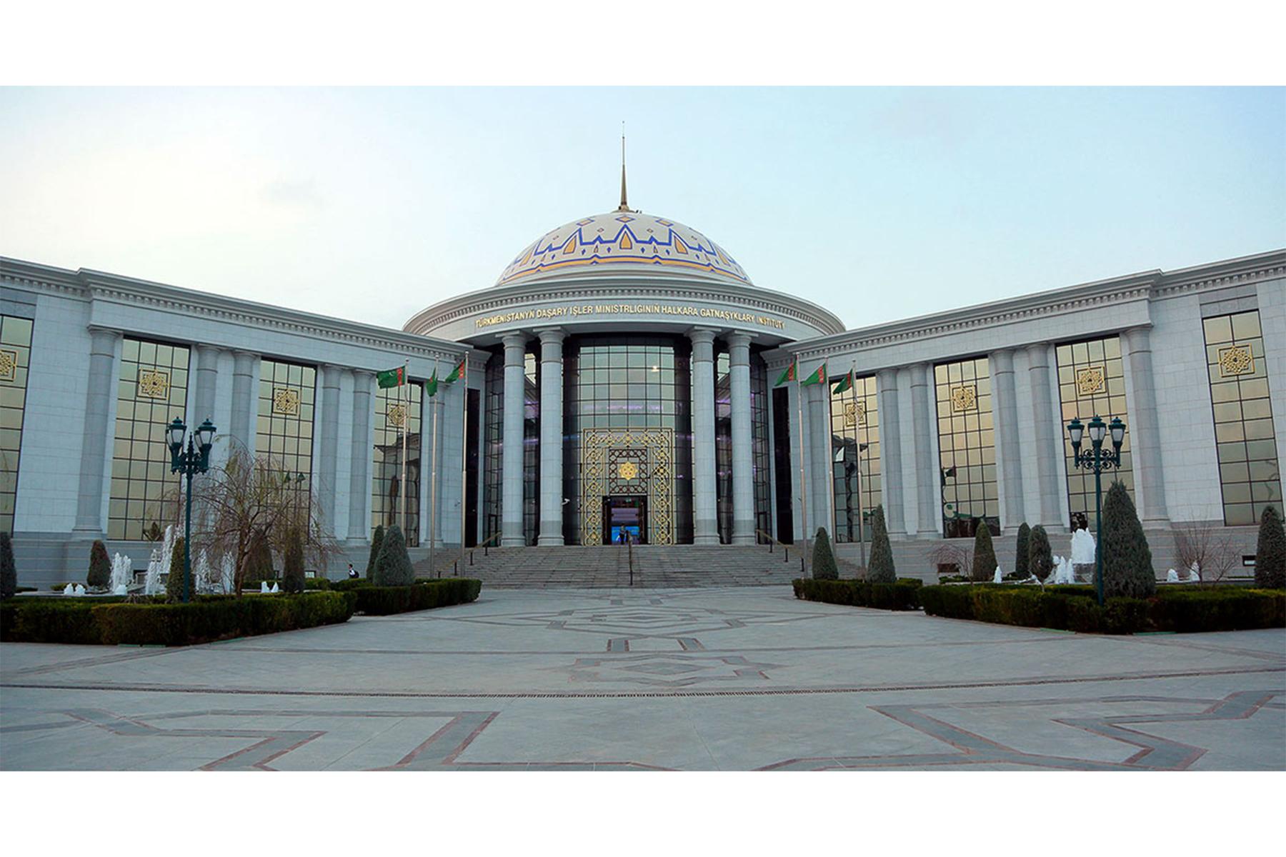 Türkmenistanyň diplomatik işgärleriniň güni mynasybetli maslahat geçirildi