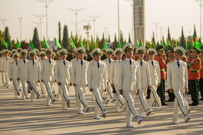 Türkmenistanyň Goranmak ministrliginiň Ýöriteleşdirilen harby-deňiz mekdebine okuwa çagyrýarys