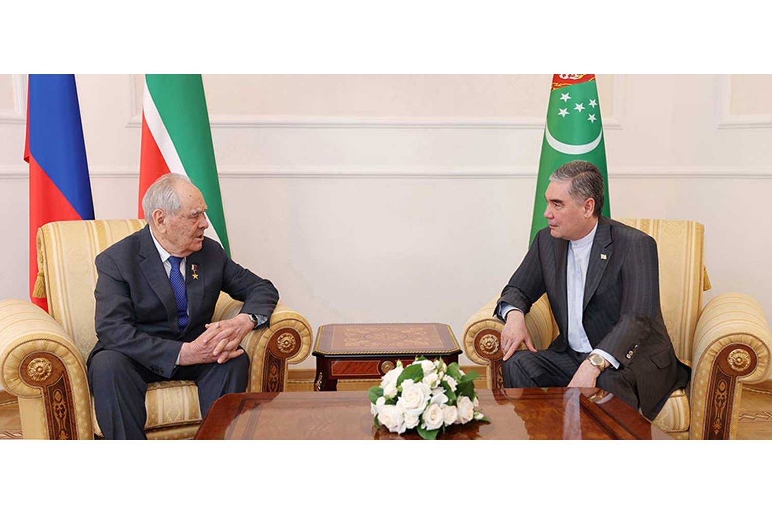 Türkmenistanyň Halk Maslahatynyň Başlygy Mintimer Şaýmiýew bilen duşuşdy