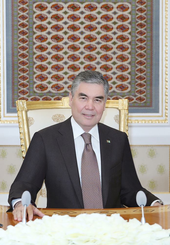 Türkmenistanyň orta mekdepleriniň uçurymlaryna, mugallymlaryna we ähli bilim işgärlerine